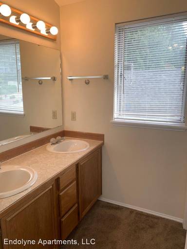 Main picture of 9212 45th Ave SW