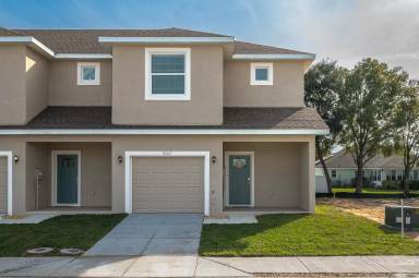 Main picture of 1029 Oak Hammock Dr