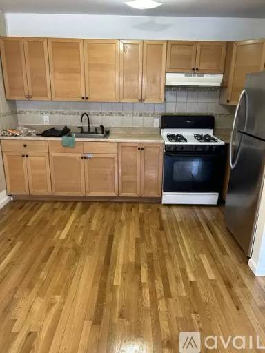 Main picture of 1553 Beach Ave