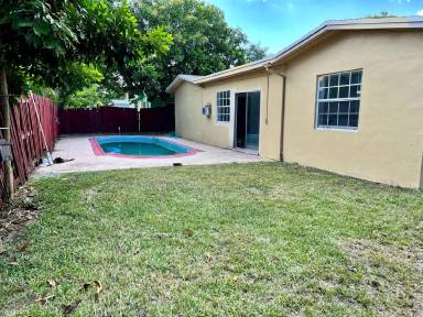 Main picture of 6320 SW 10th Ct