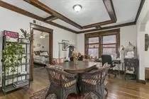 Main picture of 304 W 34th St