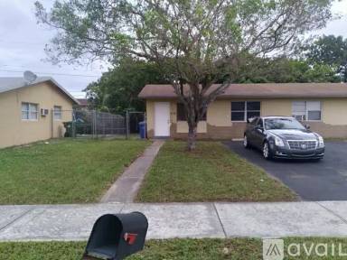 Main picture of 2130 NW 21st Ter