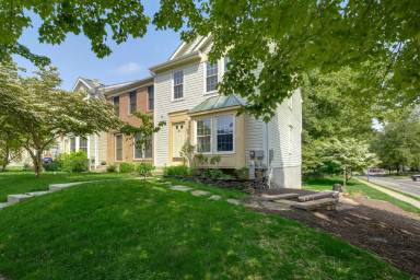 Main picture of 421 Woodhill Dr