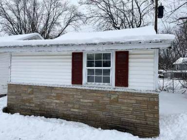 Main picture of 5082 Paw Paw Lake Rd