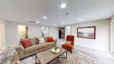 Main picture of 4906 S 81st St