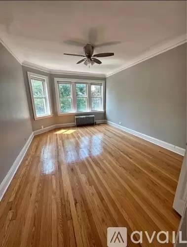 Main picture of 654 E 81st St