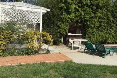 Main picture of 6600 Noble Ave