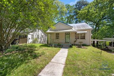 Main picture of 3 W Tuscaloosa Ave