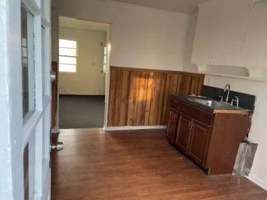 Main picture of 5 Drake Dr