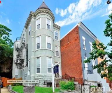 Main picture of 2002 4th St NE