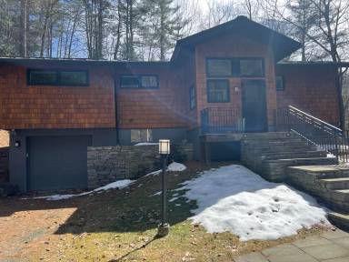 Main picture of 1 Barrett Rd