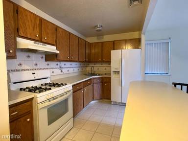 Main picture of 899 Prospect Ave