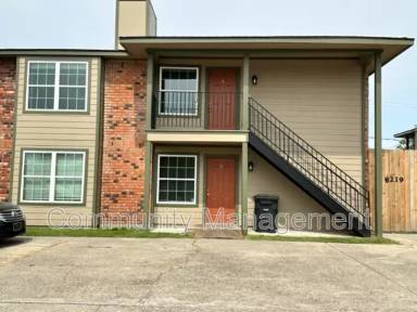 Main picture of 8219 Skysail Ave