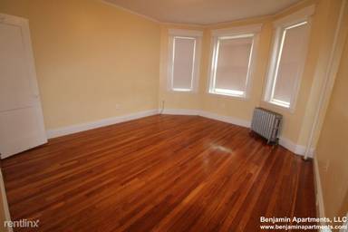 Main picture of 1629 Commonwealth Ave