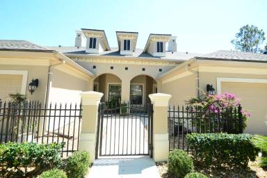 Main picture of 706 Cobblestone Dr