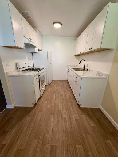 Main picture of 520-540 E Pleasant St