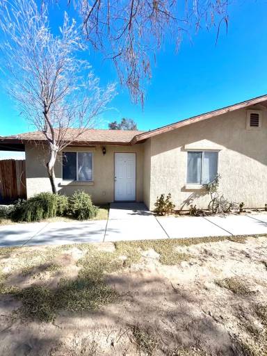 Main picture of 73871 S Slope Dr