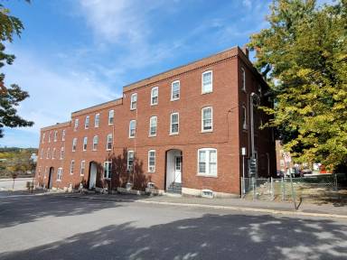 Main picture of 83 Langdon St