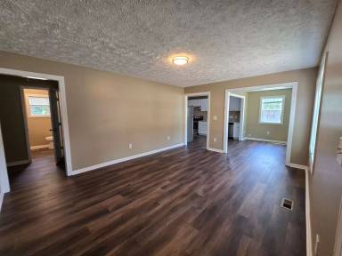 Main picture of 707 Miller Ave