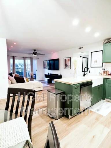 Main picture of 21961 Rimhurst Dr