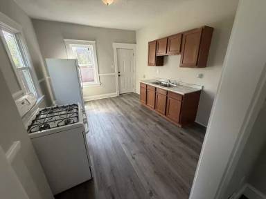 Main picture of 10303 Sophia Ave