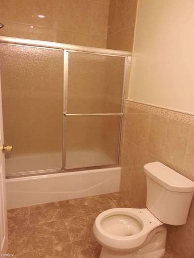 Main picture of 17 Bay Ridge Ave