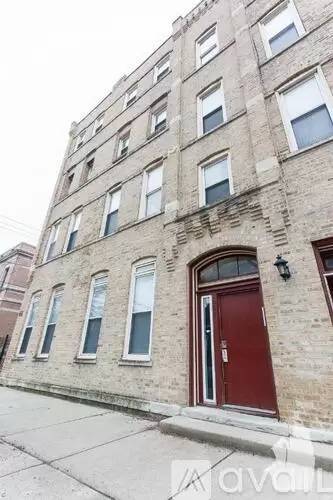 Main picture of 2047 N Hoyne Ave