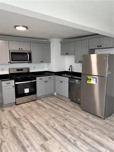 Main picture of 75 East Ave