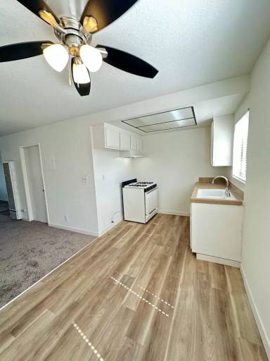 Main picture of 530 W 6th St