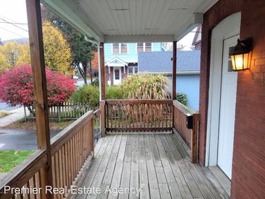 Main picture of 688 1st Ave