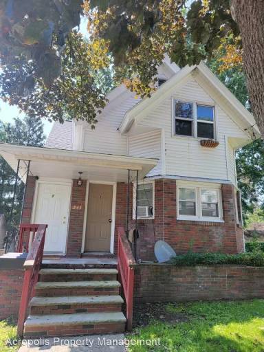 Main picture of 243 Grumbach Ave