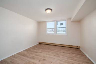 Main picture of 808 S Main Ave