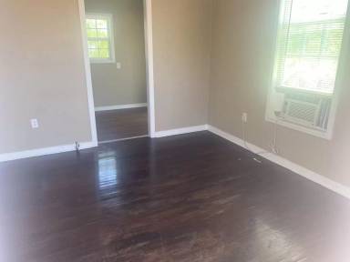 Main picture of 2111 Runnels St