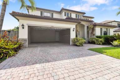 Main picture of 11863 SW 155th Ct
