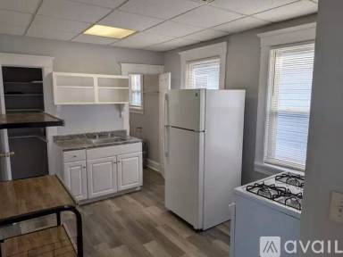 Main picture of 125 Main St