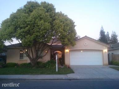 Main picture of 7542 N Carnegie Ave