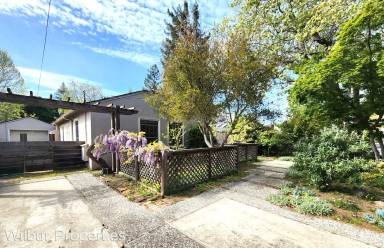 Main picture of 217 McKendry Dr