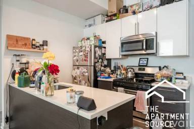 Main picture of 2022 S Throop St
