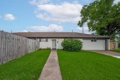 Main picture of 605 Sorrento Dr