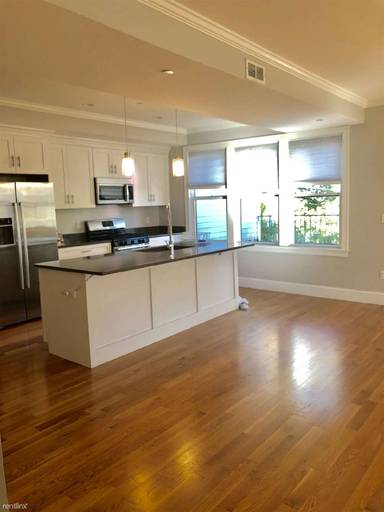 Main picture of 18 Linden St