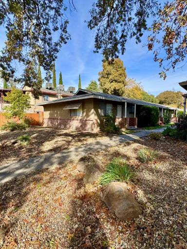 Main picture of 1544 Laburnum Ave