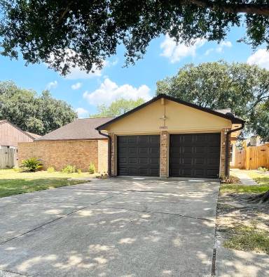 Main picture of 15611 Echo Canyon Dr