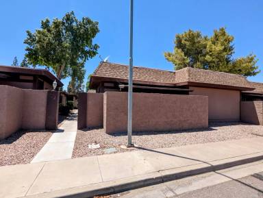 Main picture of 916 S Hacienda Dr