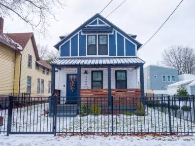 Main picture of 2465 Tremont Ave
