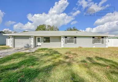 Main picture of 2028 Woodbriar Loop S