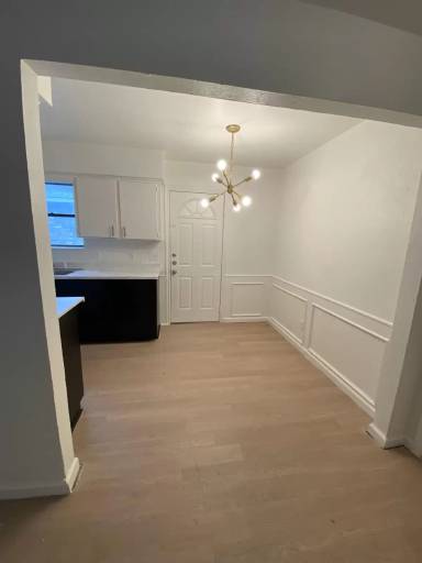 Main picture of 819 E 6th St