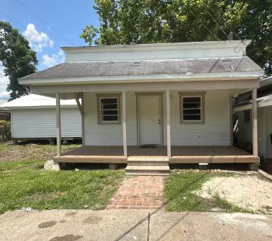 Main picture of 215 Teurlings Dr