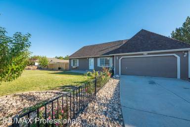 Main picture of 200 Date Palm Dr