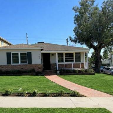Main picture of 702 E Tujunga Ave