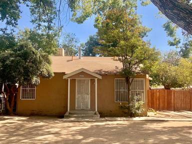 Main picture of 2319 S Holly Ave